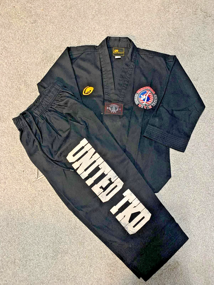 MAD KID&#39;S MARTIAL ARTS UNIFORM TAE KWON DO 3 belts included - $14.54