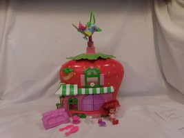 Strawberry Shortcake Berry House Cafe Playset 2008 w/Twirling Bird + Accessorie - £14.27 GBP