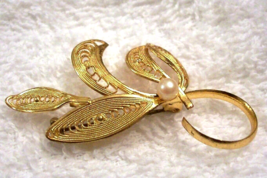 Filigree Pin Gold Plated Western Germany Mid Century Modern Art Deco VTG Brooch - £15.75 GBP