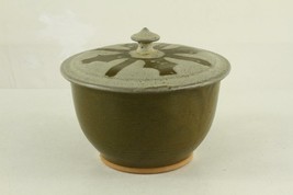 Vintage Studio Art Pottery JONES Cream &amp; Tan Covered Bowl Wheel Pattern Lid - £39.95 GBP