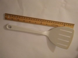 Taylor Made Products white spatula - £14.93 GBP