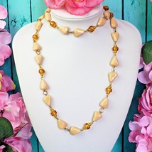 Vintage Cream Yellow Glass Beaded Gold Tone Necklace - £13.51 GBP