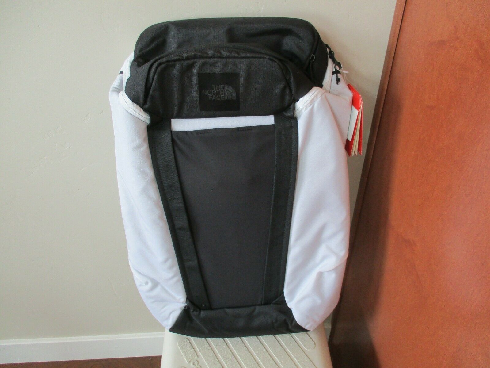 BNWT The North Face Instigator 32L Backpack/ TNF white/TNF black, Adult unisex - $84.15