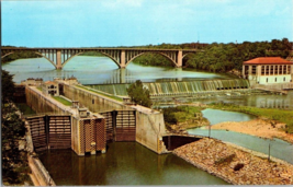 Postcard Minnesota  U.S. Gov. Dam &amp; Locks Ford Bridge Miss. River Boats  5.5x3.5 - £3.86 GBP