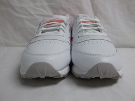 Reebok Size 5 M Classic Leather Pop White Running Sneakers New Womens Sh... - £69.33 GBP