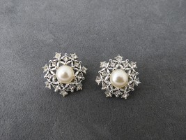 Lot 2 Sarah Coventry Snow Flake Look Pins Rhinestones Faux Pearls Silver Tone - £19.12 GBP