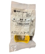 ALLEN BRADLEY 800F-AMEGY PUSHBUTTON GUARD YELLOW - $379.18 MXN