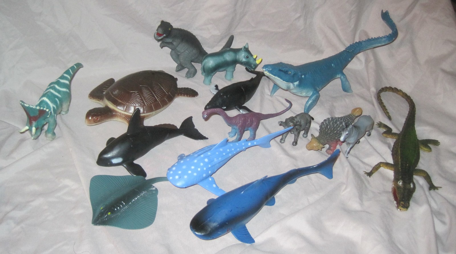 Rubber Hard Plastic Oceanic Sharks Whales Animal Dinosaur Toys Lot  - $45.00