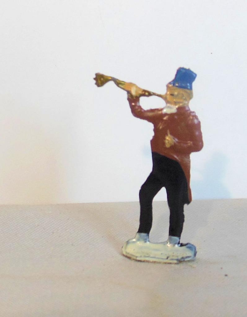 Primary image for Vintage Heinrichsen Lead Figure Man with Brass Hunting  Horn