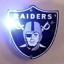 Officially Licensed Oakland Raiders NFL Flashing Lapel Pin 1.25 - $985.44 MXN