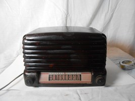 Vintage GE Bakelite Tube Radio Model 107 Brown 1950&#39;s General Electric - $32.38
