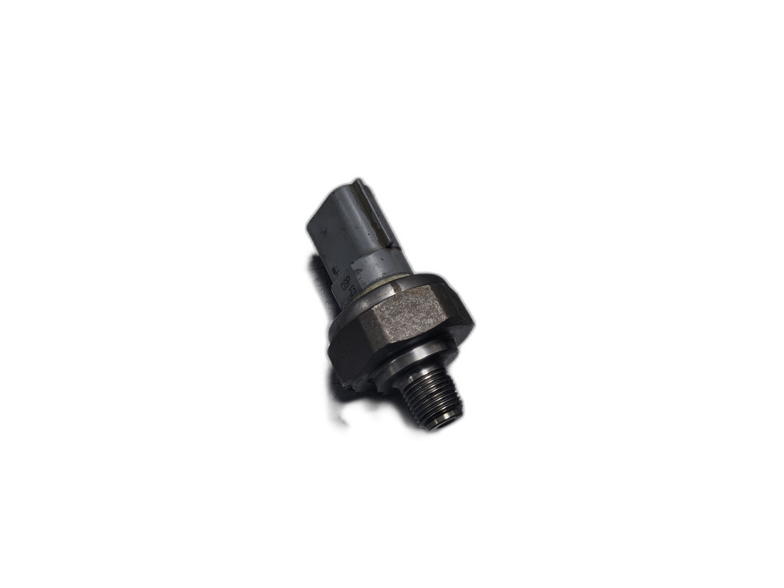 Primary image for Engine Oil Pressure Sensor From 2013 Nissan Juke  1.6
