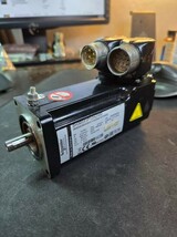 SCHNEIDER ELECTRIC SH30551P12A2200 9000 RPM 480 VRMS 0,4 KW NEW NOS $1499 - $2,080.53 CAD
