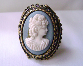 Vintage Ornate Blue Cameo Gold Tone Big Statement Ring 1960s - £17.39 GBP