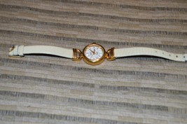Vintage Armitron Now Womens Gold Accent Petite Quartz Watch, New Battery - £15.91 GBP