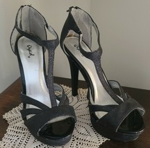 Qupid ~ Size 7.5 ~ Black Glittery ~ Peep-Toe ~ 5&quot; Hi-Heel Platform Sandals Shoe - £23.52 GBP