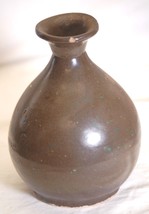 Primitive Dark Brown Stoneware Vase Unmarked - $405.79 MXN