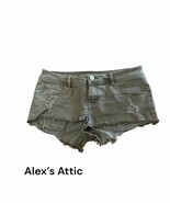 refuge jean shorts size 6 pre owned - $376.98 MXN