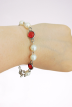 WHITE PEARLS beaded BRACELET with clip closure plated silver &amp; Red Swarovski cry - £22.82 GBP