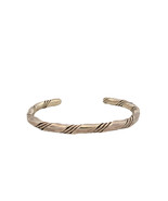 Vintage Navajo Handmade Sterling Silver Etched Cuff Bracelet - $1,787.59 MXN