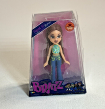 Bratz Yasmin Flashback Minis, Limited Edition Series 1 Flaunt it Mini 2 inch - $13.99