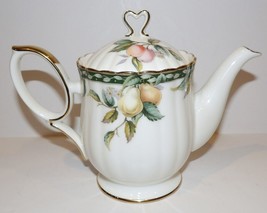 BEAUTIFUL HTF HOYA BONE CHINA JAPAN FRUIT WITH GOLD TRIM TEAPOT - $48.50