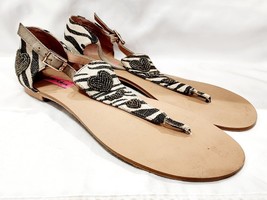 Betsey Johnson BACHI Zebra Brown Heart Fabric Flat Sandal Thong Beaded 1... - $30.00