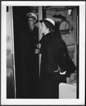WWII US Naval Training School (WR) Bronx NY Photo WAVE Officers Visit Ship #5 - £15.75 GBP
