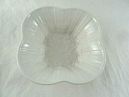 Wedgwood CLASSIC GARDEN 5&quot; Open Candy Dish Fine English Eathenware 1996 - £10.89 GBP
