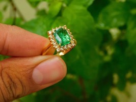 18k Yellow Gold Emerald Floral Design Diamond May Birthstone Engagement Ring - £2,129.07 GBP