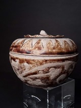 Large Sawankhalok covered pottery box dating to 15th-16th cent AD - £230.72 GBP