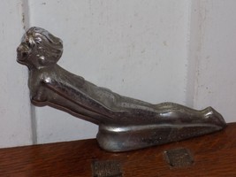 Vintage Winged Goddess Cast Metal Hood Ornament - $1,372.73 MXN