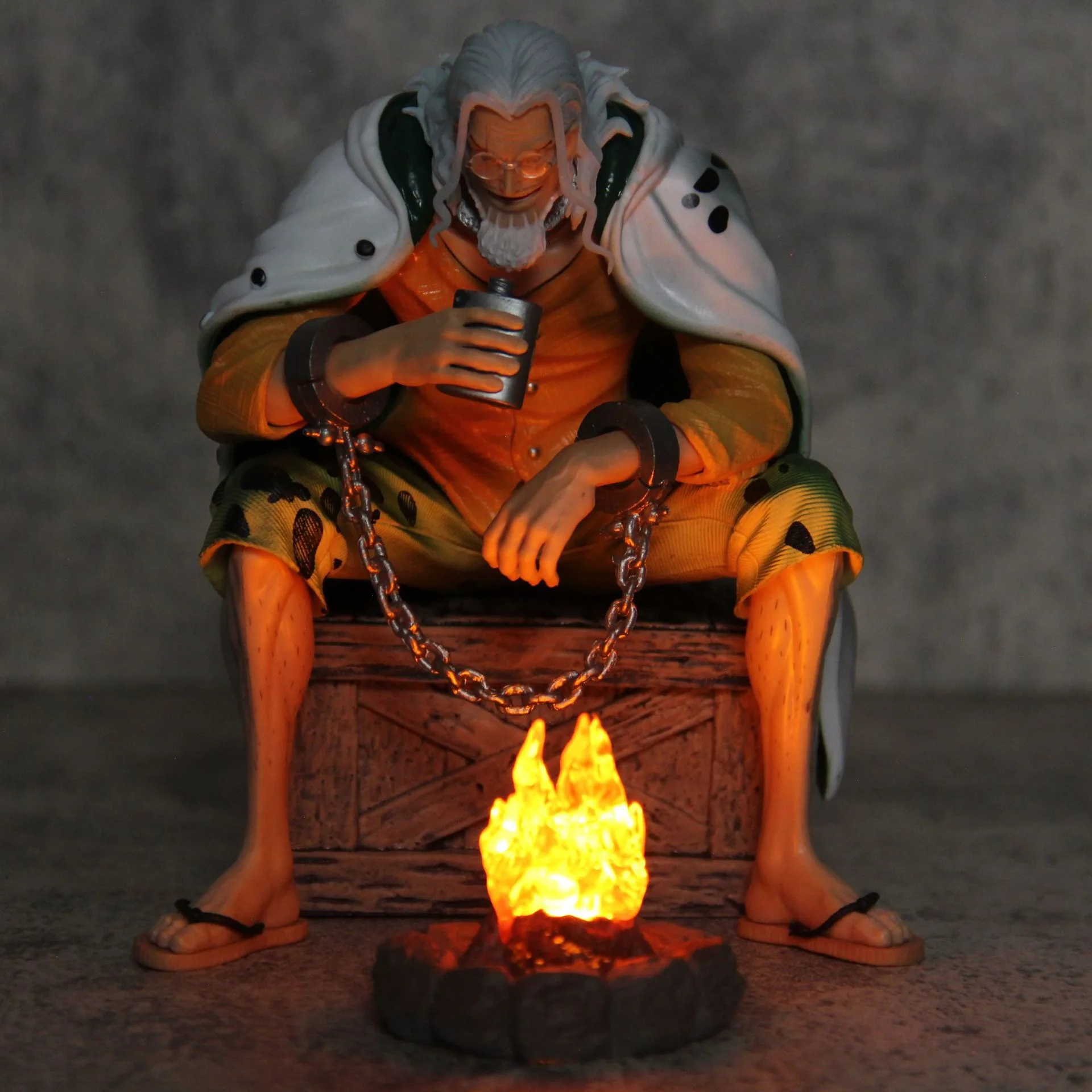 One Piece Anime Action Figure GK Silvers Rayleigh Sitting Position Luminescent - £29.82 GBP