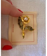 ⭕⭕VTG, brooch, broche, vintage, metal, métal, flower with pearl, flower - $11.88