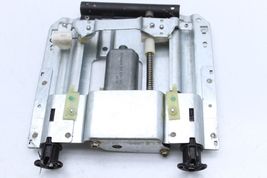 04-10 AUDI A8 L QUATTRO FRONT LEFT/RIGHT SEAT HEADREST MOTOR Q7146 image 2