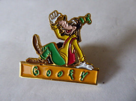 Disney Trading Pins 81431 Waving Goofy Sitting on Orange Goofy Sign - £14.70 GBP