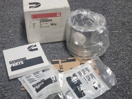 4089259 | Genuine Cummins® Engine Piston Kit 3965497 Retainer and Rings - £148.62 GBP