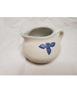 Pfaltzgraff Yorktowne Gravy Boat - $376.98 MXN