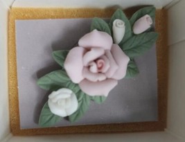 Vintage Avon Porcelain Petals Pin 1987 Flowers Rose Brooch Jewelry In Box /15 - £15.17 GBP