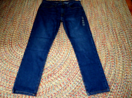 Men&#39;s Gap Mid Rise, Slim Leg, Medium Wash Jeans Size 40x32 NWT - £25.61 GBP