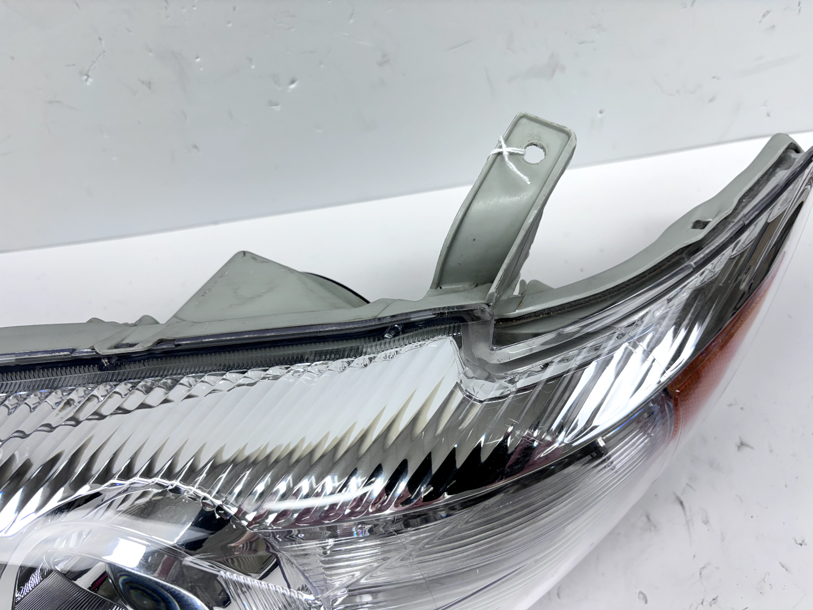 nice all tabs for 2010 2011 toyota camry front left headlight Item image 9