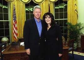 President Bill Clinton w/ White House Intern Monica Lewinsky 5X7 Photograph - £6.67 GBP