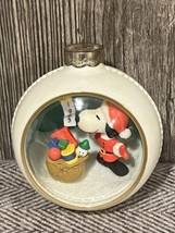 Vtg Hallmark Snoopy and Friends 1984 Diorama/Panorama Christmas Ornament 3&quot; - £30.93 GBP