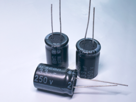 10PCS SK Suscon 33uF 250V 13x20 mm Aluminum Electrolytic Radial Capacitor - $5.50