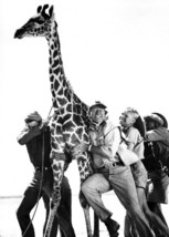 Hatari movie 1962 5x7 inch photo John Wayne Hardy Kruger holding giraffe... - £4.52 GBP