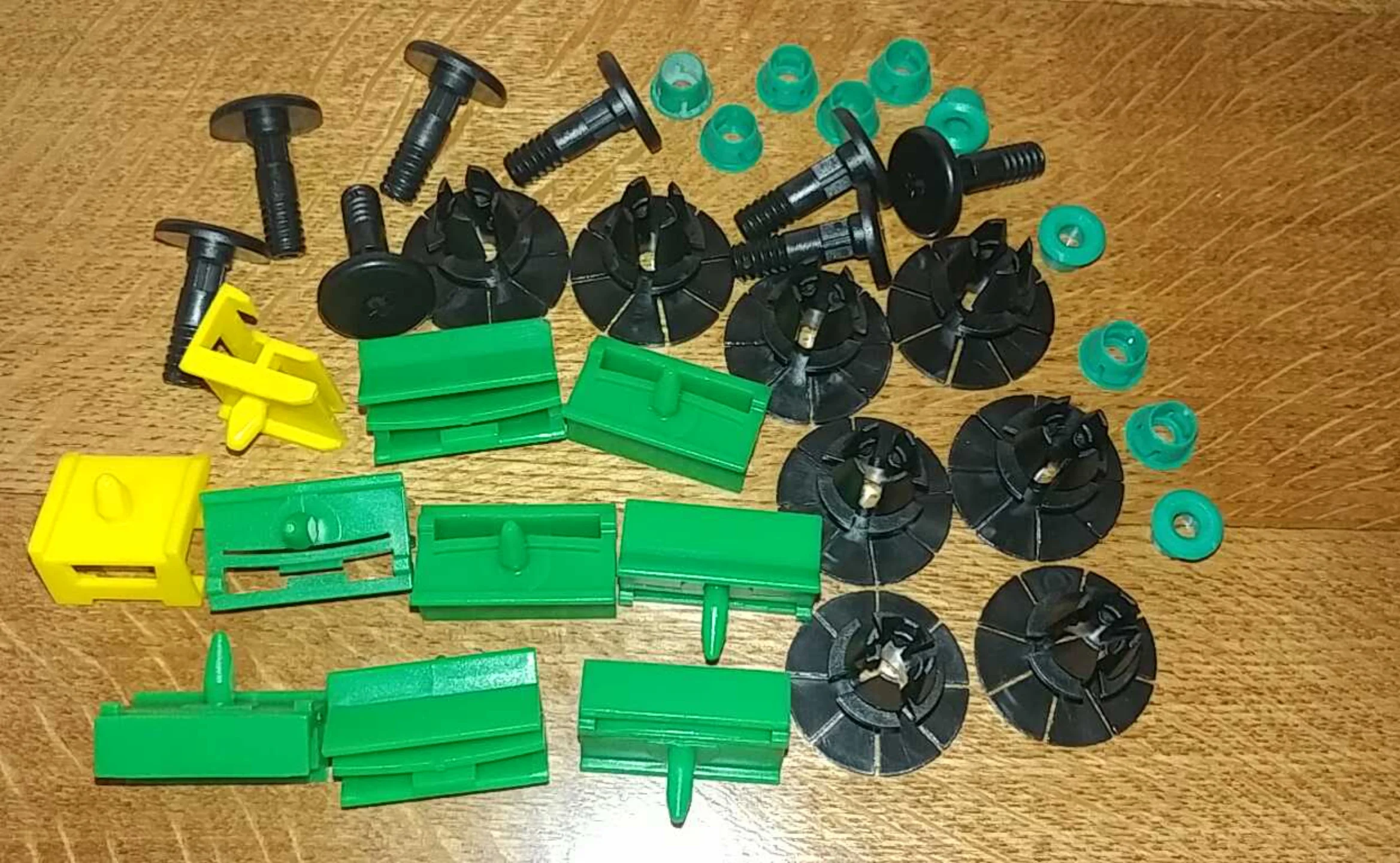 Bmw E60 Outer sill trim clips (36pcs) - $83.84 CAD