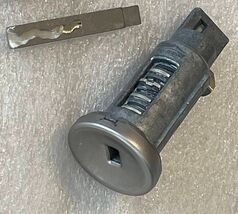 GM ignition lock cylinder and matching flip key blade. Fully assembled n... - $12.00