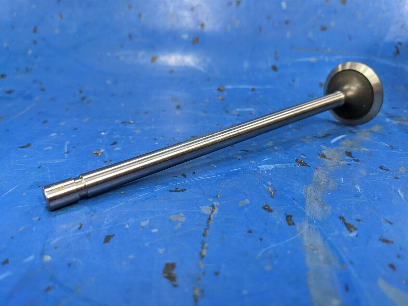 Detroit Diesel Exhaust Engine Valve 5116137 - $6.95