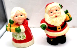 Christmas  1980s HALLMARK Mr &amp; Mrs SANTA CLAUS Salt and Pepper Shakers - $8.50
