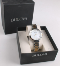 Bulova 98L194 Deux Tons Bande Cadran Blanc Acier Inoxydable Femmes Montre - $99.00